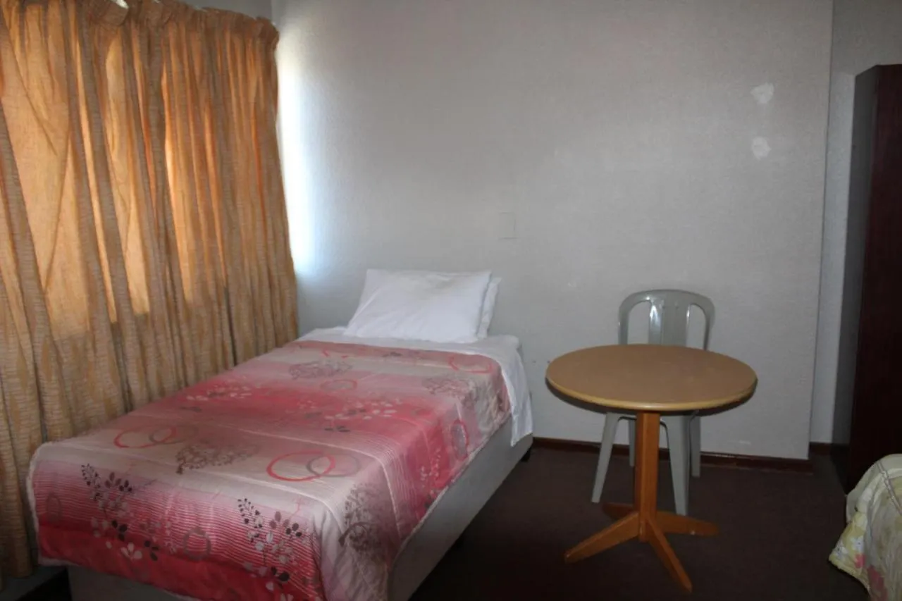 Helpmin Hotel Cape Town 2*,